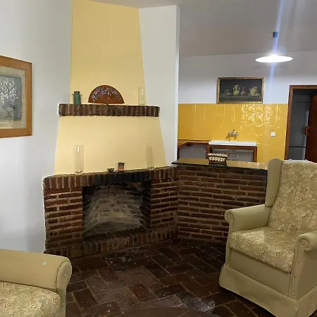 Летний дом Monasterio De Rocamador Almendral