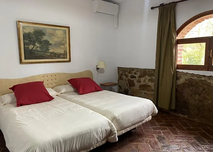 Monasterio De Rocamador Almendral